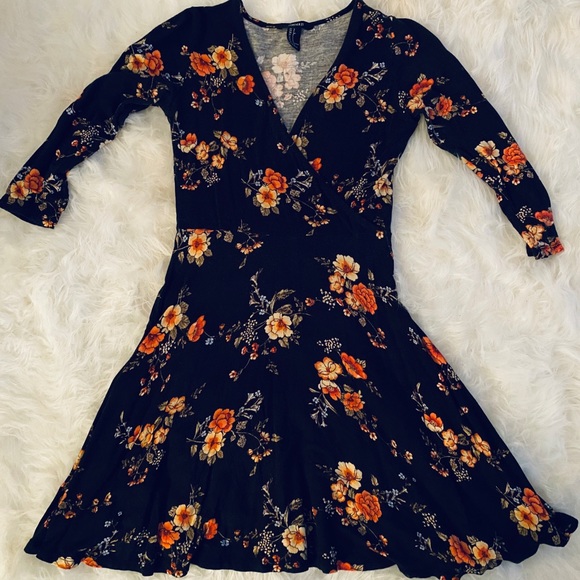 Forever 21 Dresses & Skirts - FOREVER 21 floral skater dress